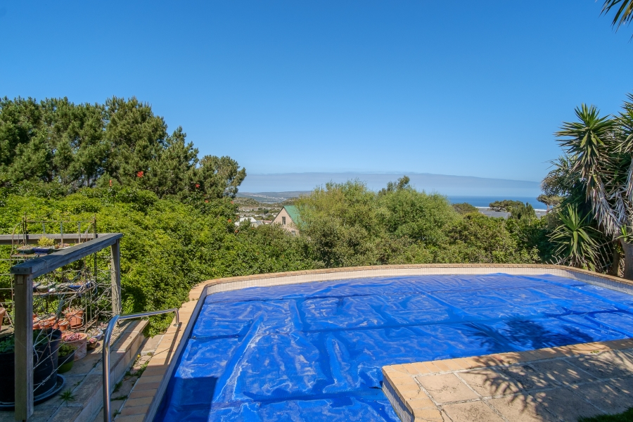 6 Bedroom Property for Sale in San Michel Western Cape